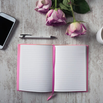 5 Reasons Why You Should Use a Wedding Planning App